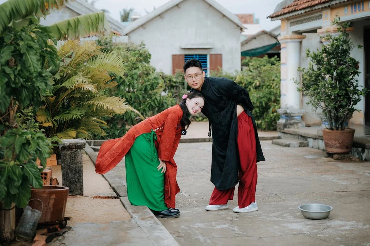 Lời mời cưới thân mật cho bạn bè